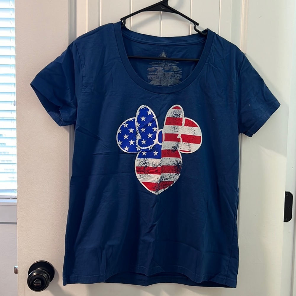 Women’s Disney Minnie Mouse Americana t shirt